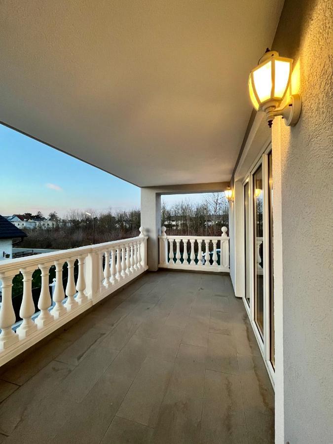 Traum Apartment Mit Pool+Balkon Wien Exterior foto