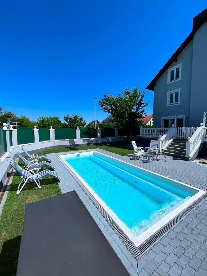 Traum Apartment Mit Pool+Balkon Wien Exterior foto