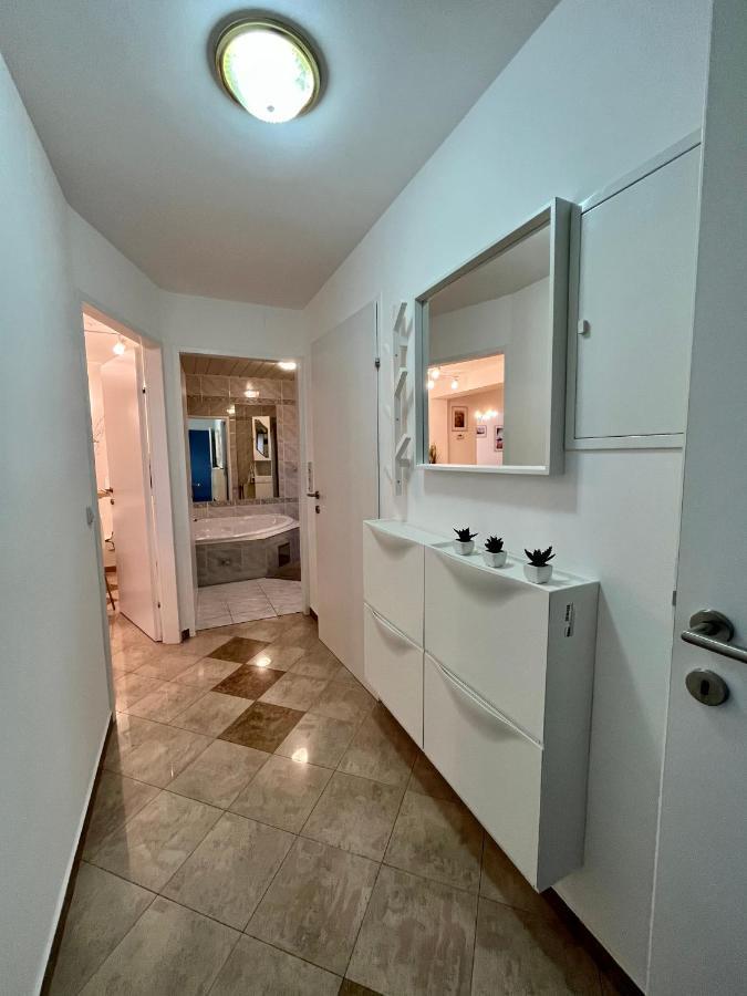 Traum Apartment Mit Pool+Balkon Wien Exterior foto