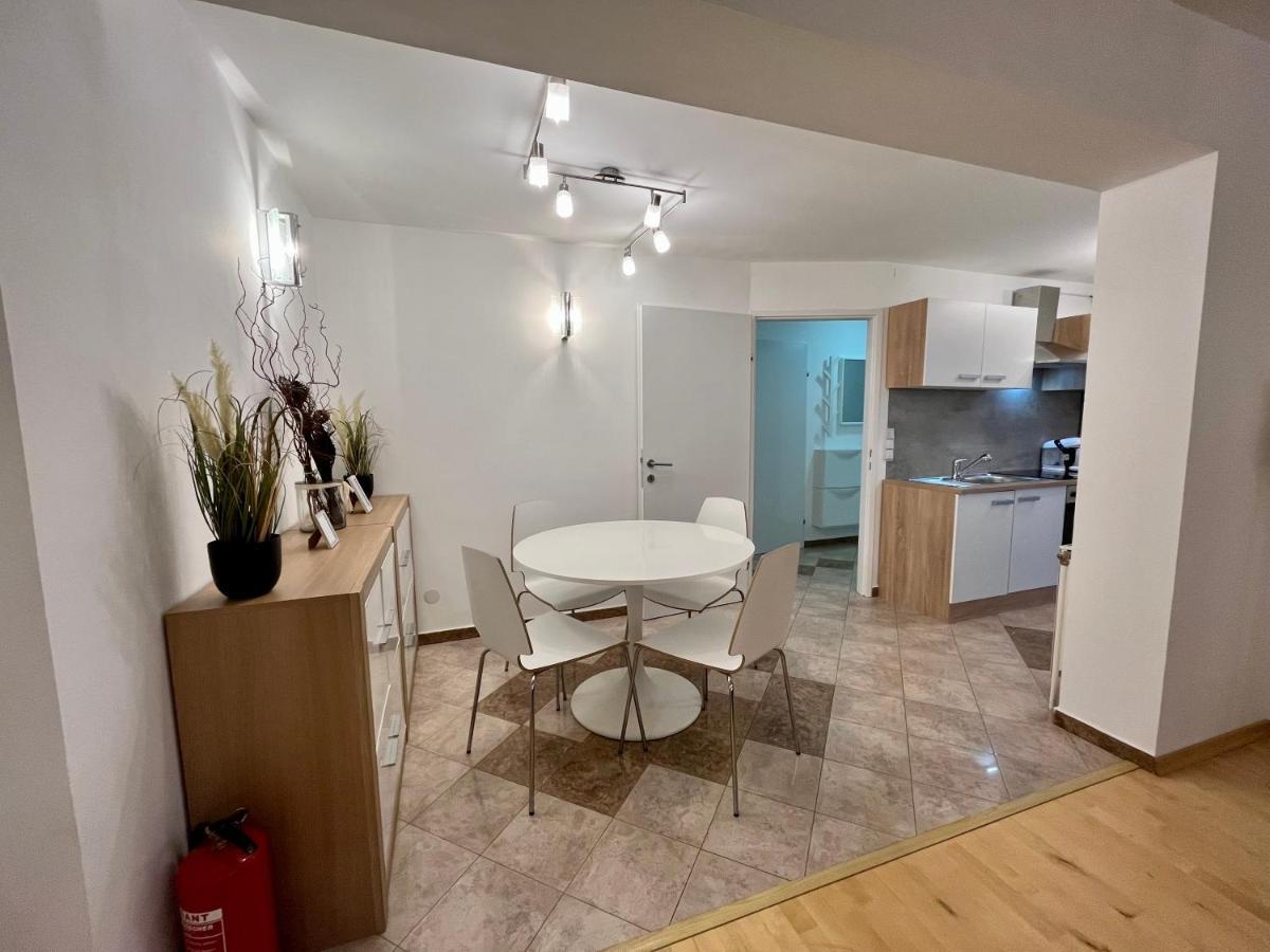 Traum Apartment Mit Pool+Balkon Wien Exterior foto