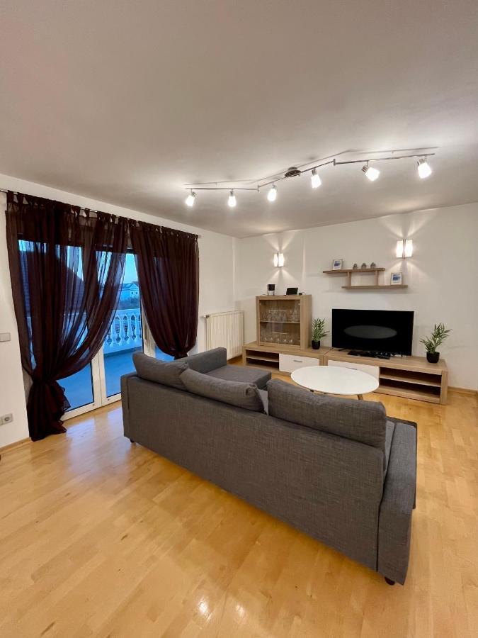 Traum Apartment Mit Pool+Balkon Wien Exterior foto