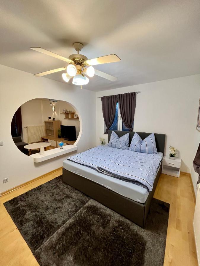 Traum Apartment Mit Pool+Balkon Wien Exterior foto